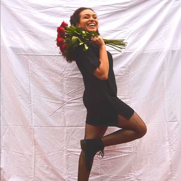 Meet your Posher, Winter Rose - Picture 1 of 1